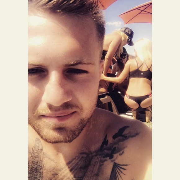 Meet your Posher, Aaron - Picture 1 of 1